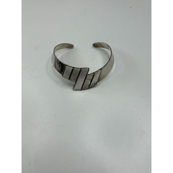 Vintage Modernist Mother of Pearl and Sterling Silver Bracelet - Picture 6 of 6